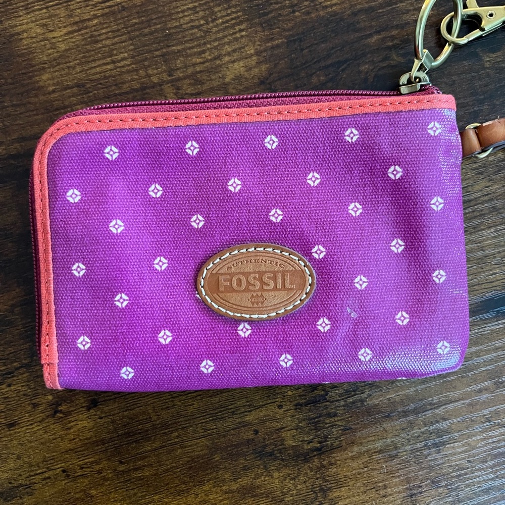 Fossil wristlet patent leather wallet